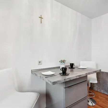 Beautiful In With Kitchen